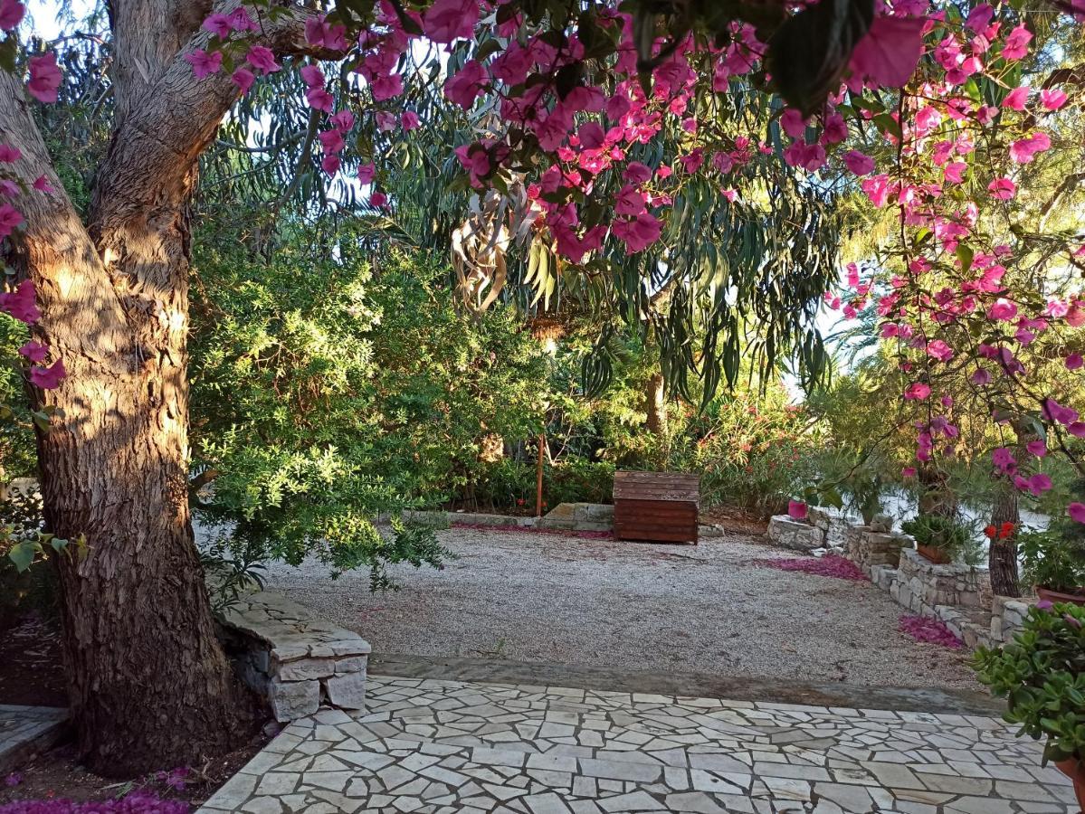 Villa Beatrice Serranova Luaran gambar