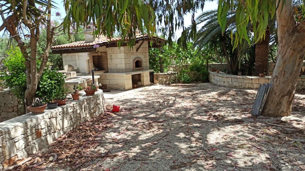 Villa Beatrice Serranova Luaran gambar